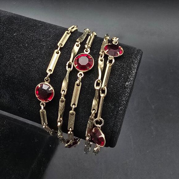 Coro Gold Tone Chain Bracelet with Red Rhinestones Layered Vintage Jewelry - Picture 2 of 11